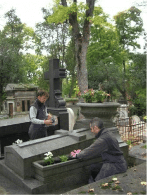 Entretien de tombe au Père Lachaise