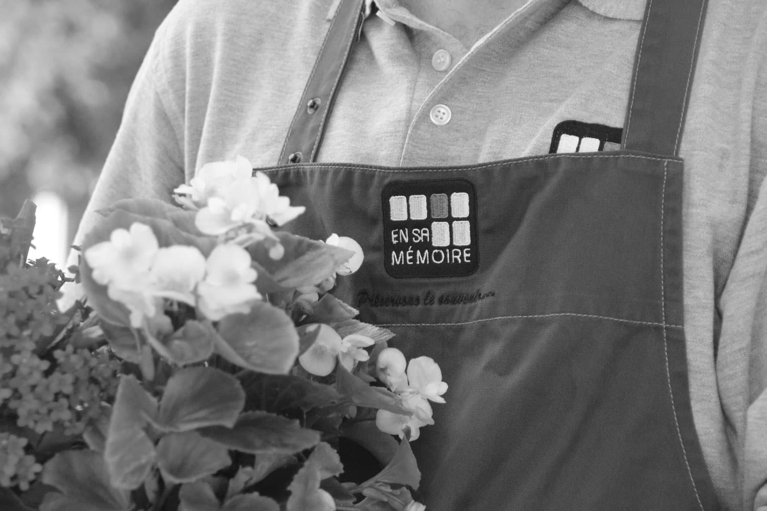 Les 5 conseils En Sa mémoire pour nettoyer les tombes à la Toussaint et aux Rameaux: En sa mémoire, entretien monument funéraire et sepulture