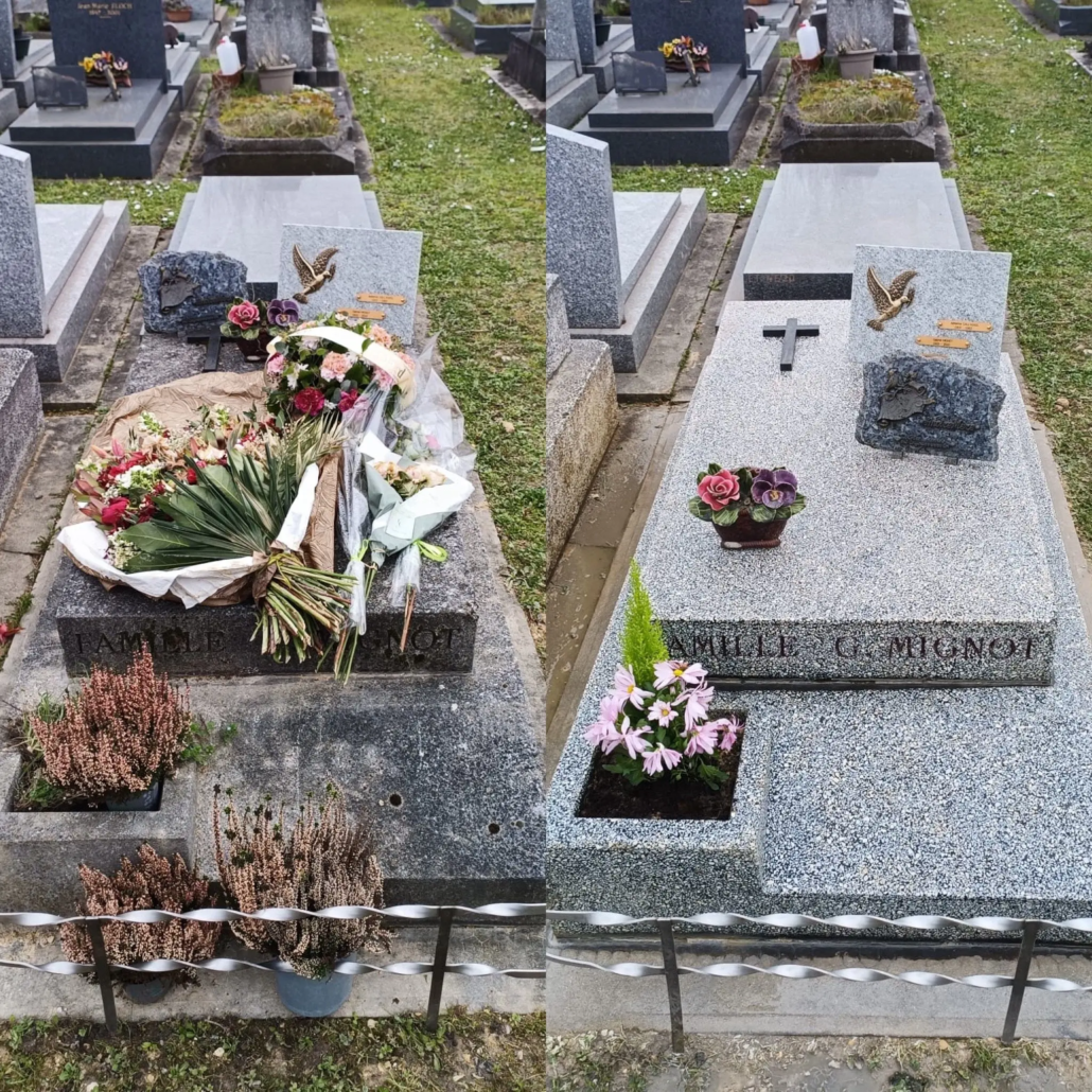 Deux tombes au cimetière décorées de bouquets et fleurs; l’une avec un grand bouquet posé sur la pierre, l’autre avec des petites fleurs et une urne gravée.